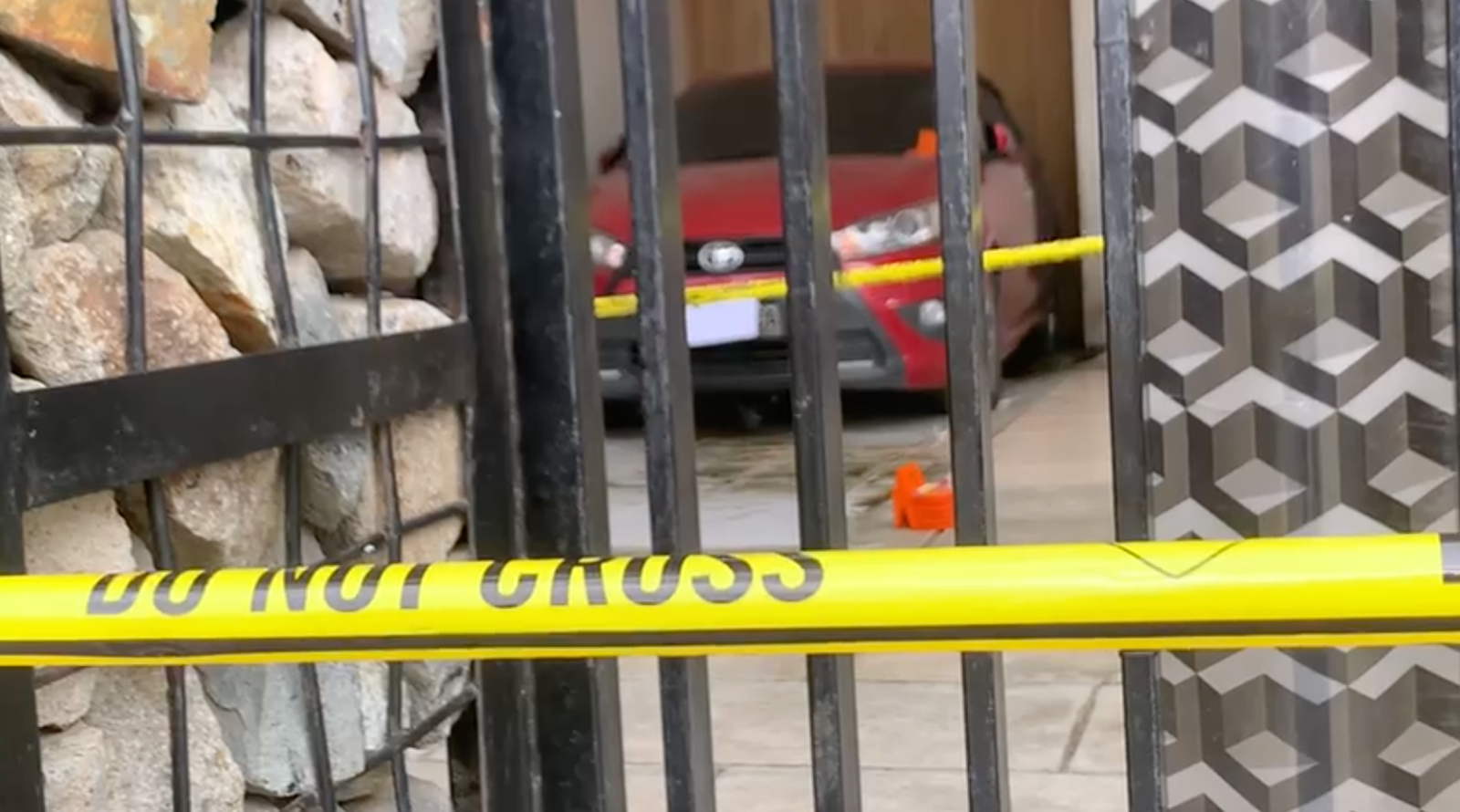 Sebuah Rumah di Dungingi Kota Gorontalo Diduga Diteror Bom Molotov, Satu Unit Mobil Rusak