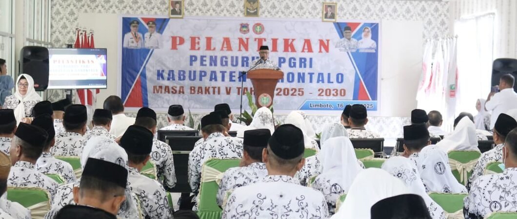 bupati menghadiri Pelantikan Pengurus Persatuan Guru Republik Indonesia (PGRI) Kabupaten Gorontalo V Masa Bakti Tahun 2025-2030 Rabu, (16/07/2025).