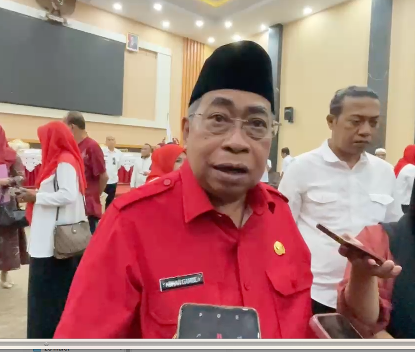wali kota gorontalo : adhan dambea